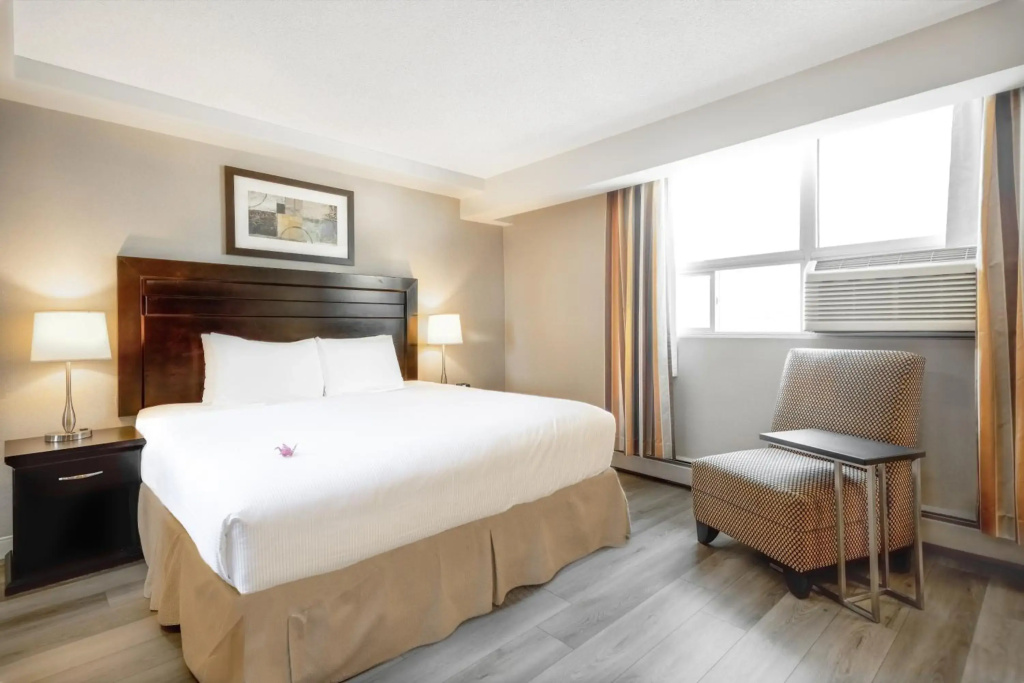 Coast Calgary Downtown Hotel & Suites by APA - 5