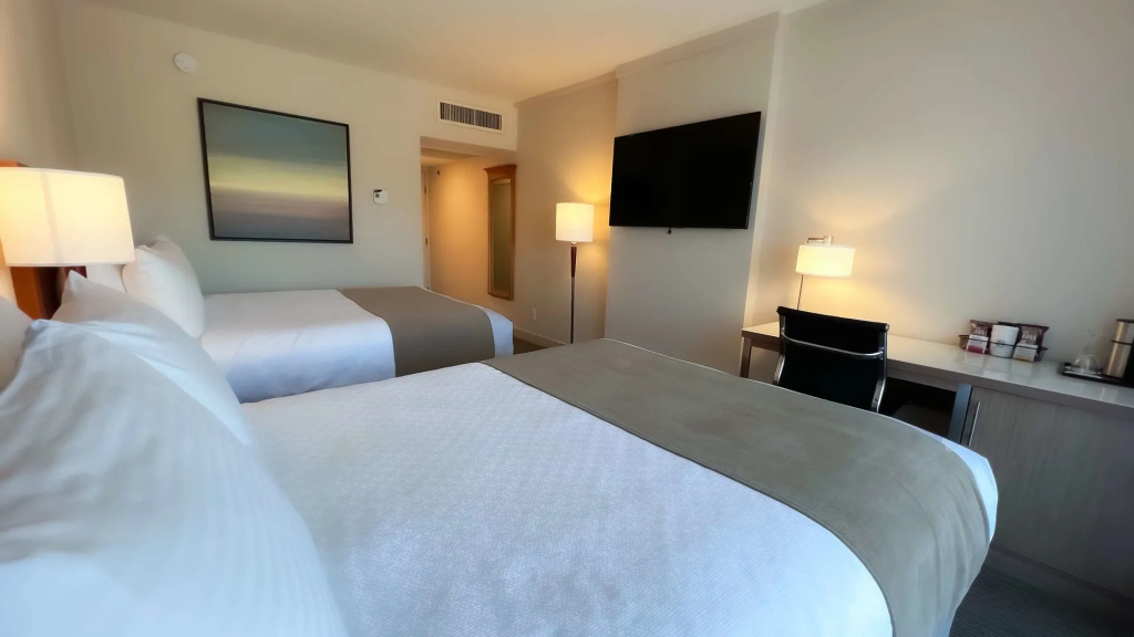 Coast Capri Hotel - 4