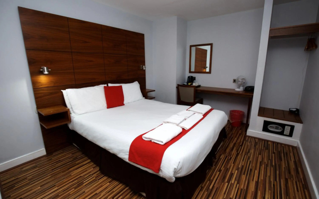 Cocoon at The International Inn - 2