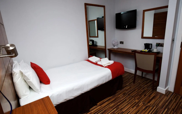 Cocoon at The International Inn - 4