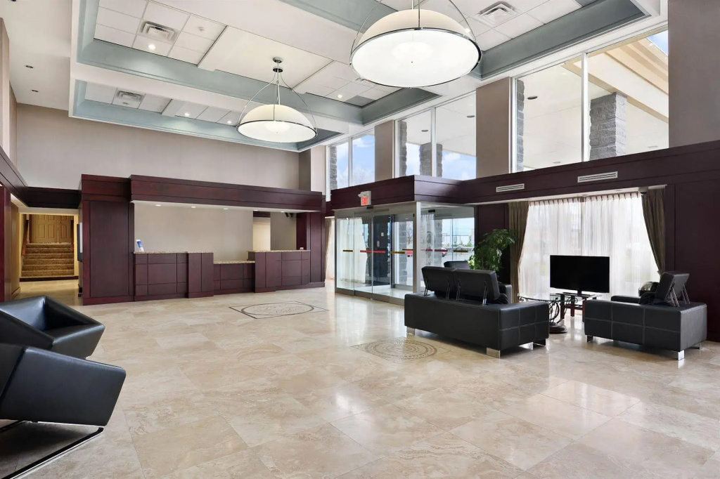 Comfort Inn & Conference Centre Toronto Airport - 2