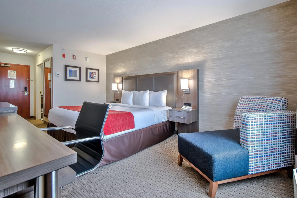 Comfort Inn And Suites South - 5