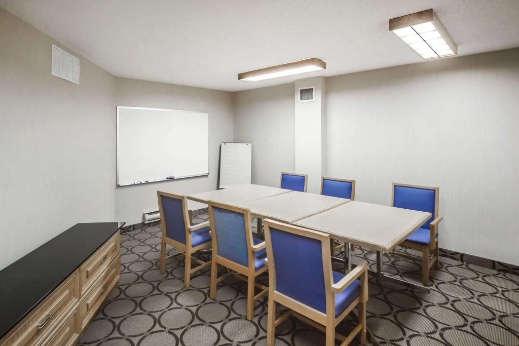 Comfort Inn West Edmonton - 3