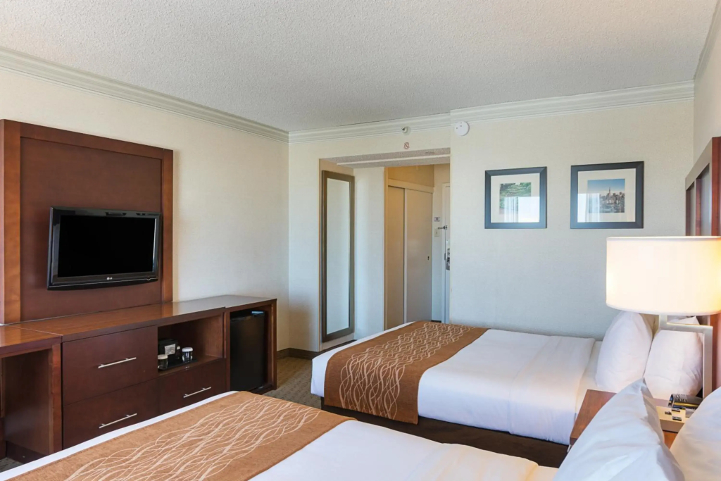 Comfort Inn by the Bay - 5