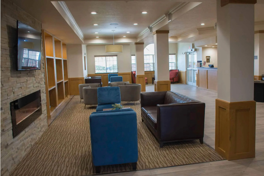 Comfort Suites El Paso Airport - 2