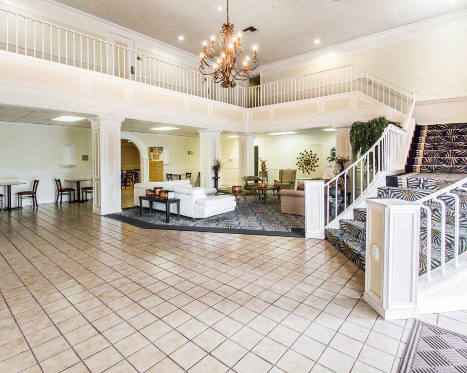 Comfort Suites Panama City Beach - 2