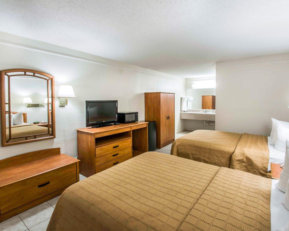 Comfort Suites Panama City Beach - 4