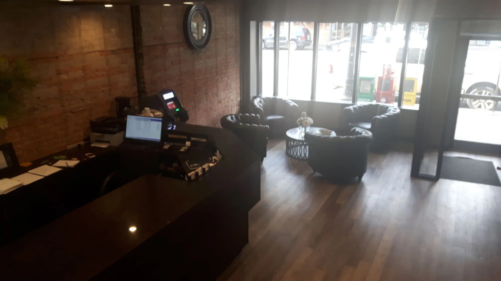 Commercial Hotel - 2