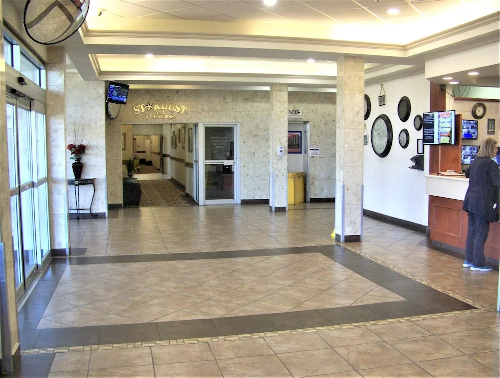 Continental Inn & Suites - 2