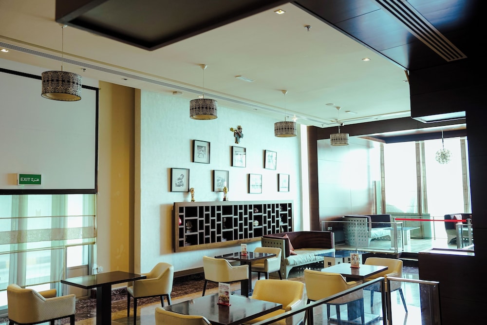 Copthorne Hotel Sharjah - 4