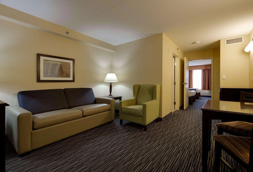 Country Inn & Suites by Radisson, Niagara Falls, ON - 3