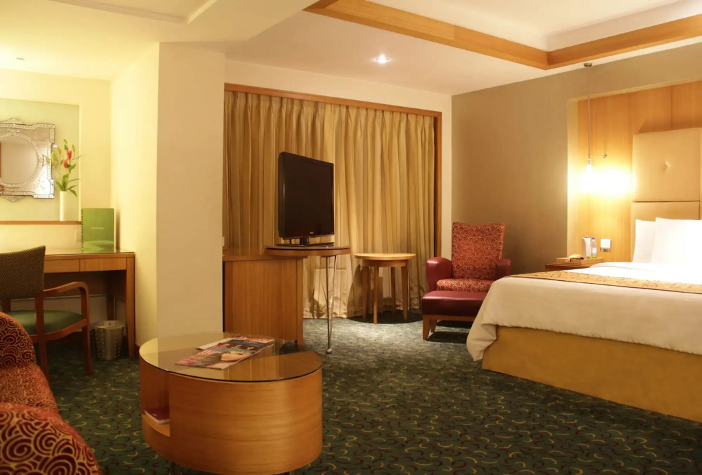 Courtyard by Marriott Chennai - 3