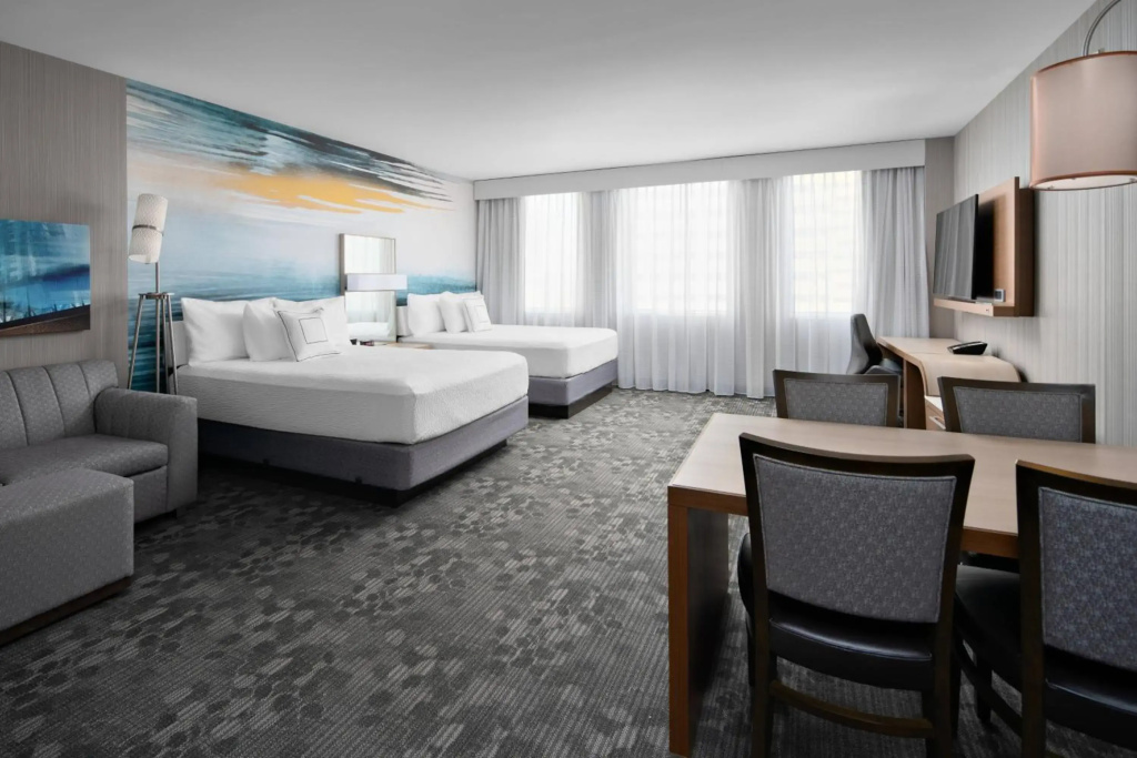Courtyard by Marriott Edmonton Downtown - 3