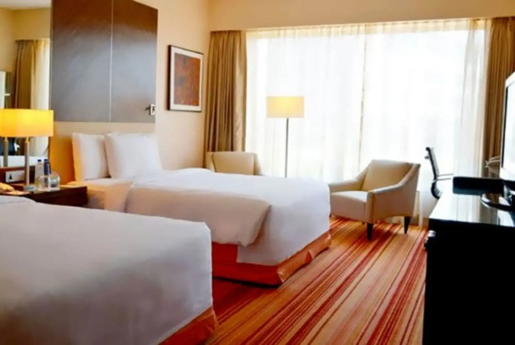 Courtyard by Marriott Mumbai International Airport - 3