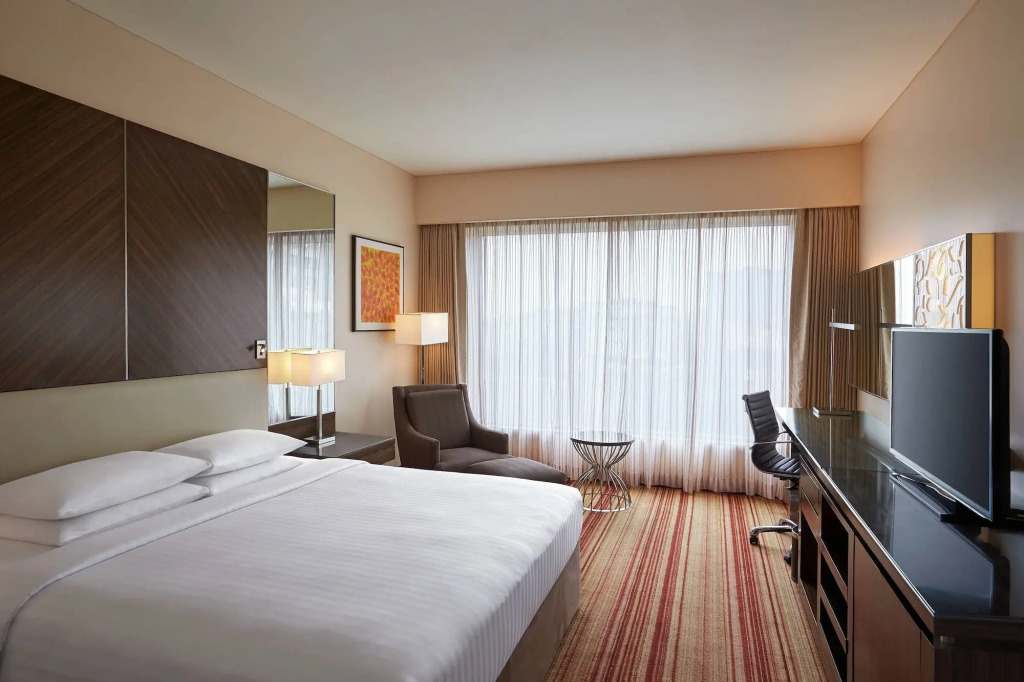 Courtyard by Marriott Mumbai International Airport - 4