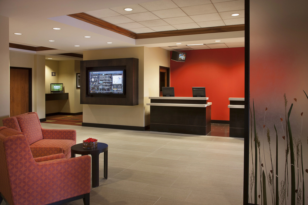 Courtyard by Marriott Toronto Airport - 2