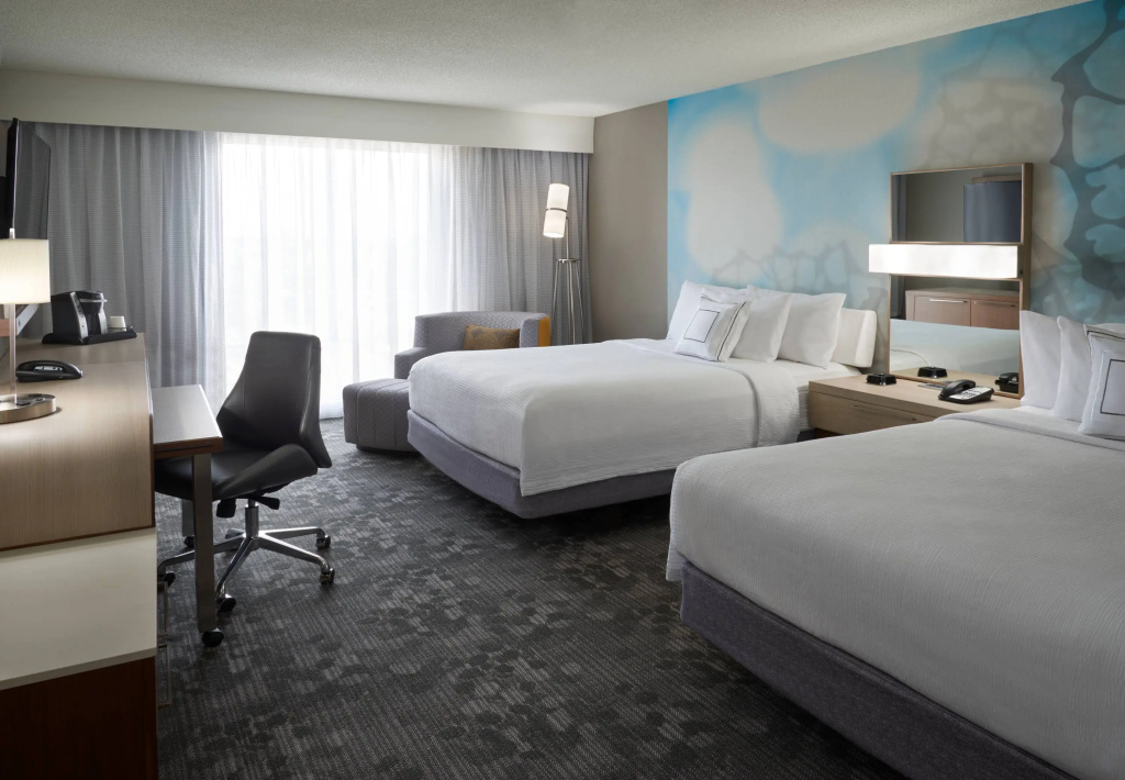 Courtyard by Marriott Toronto Airport - 5