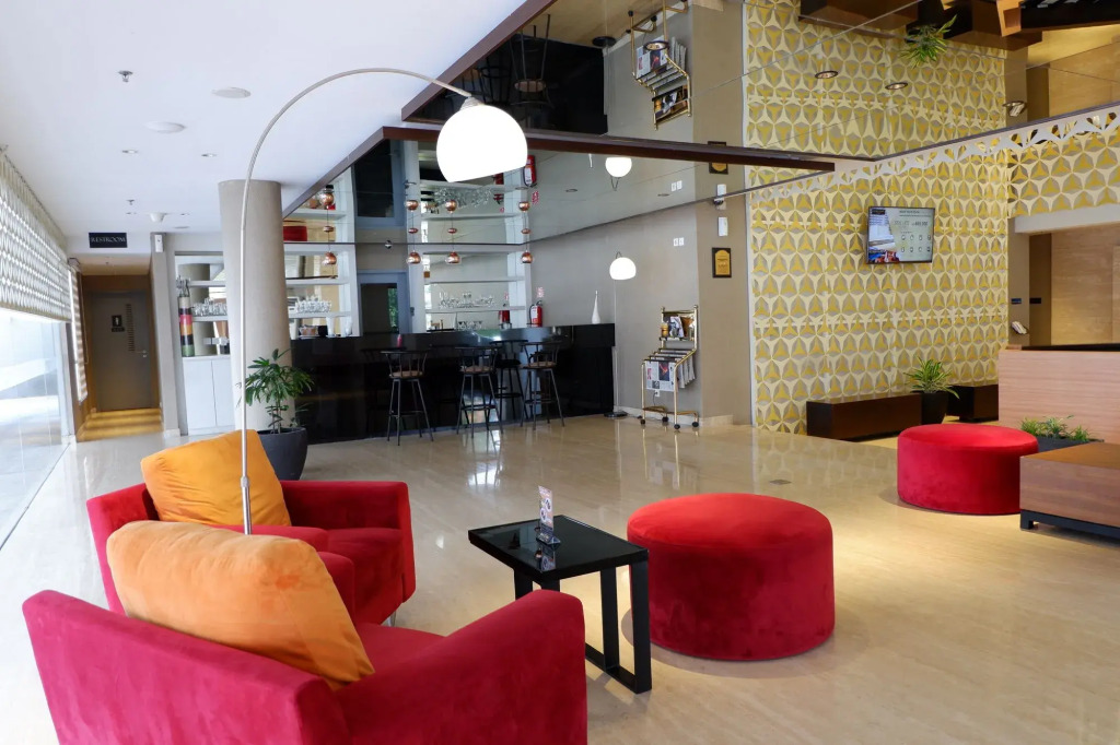 Crown Prince Hotel Surabaya - 2