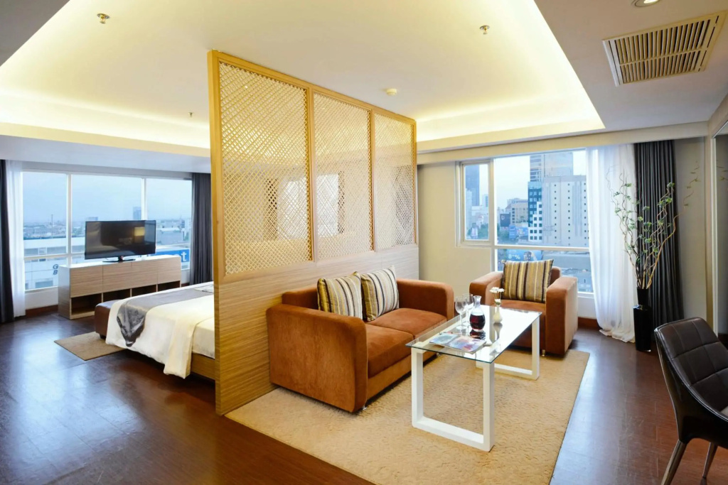 Crown Prince Hotel Surabaya - 4