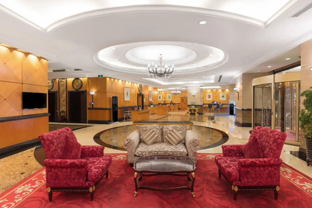 Crowne Plaza Hotel & Suites Landmark Shenzhen by IHG - 2