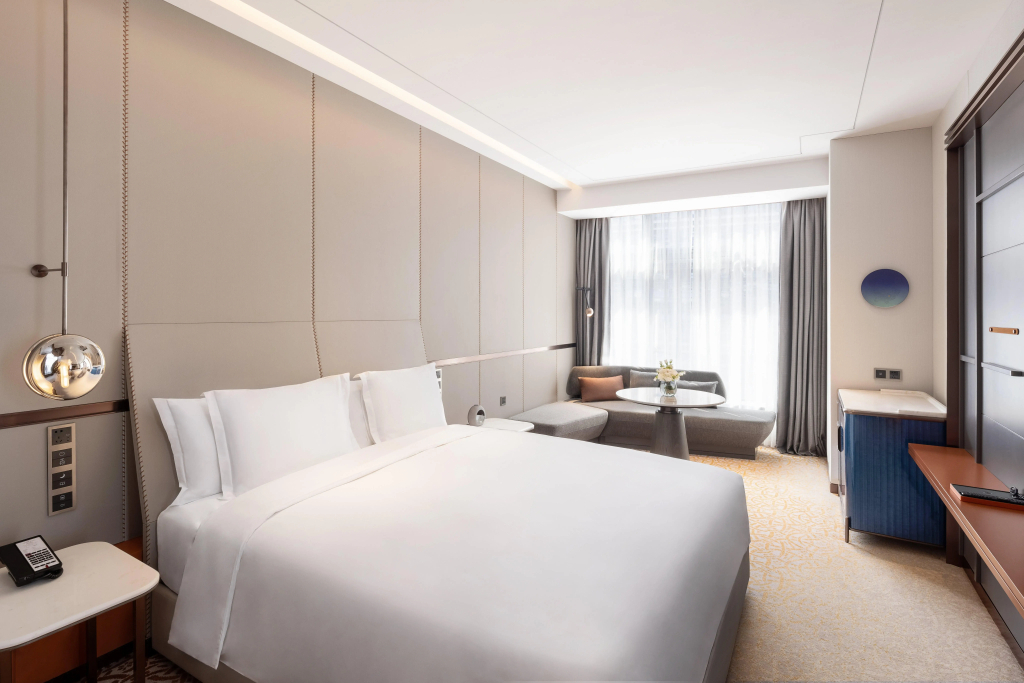 Crowne Plaza Qingdao Jinshui by IHG - 2
