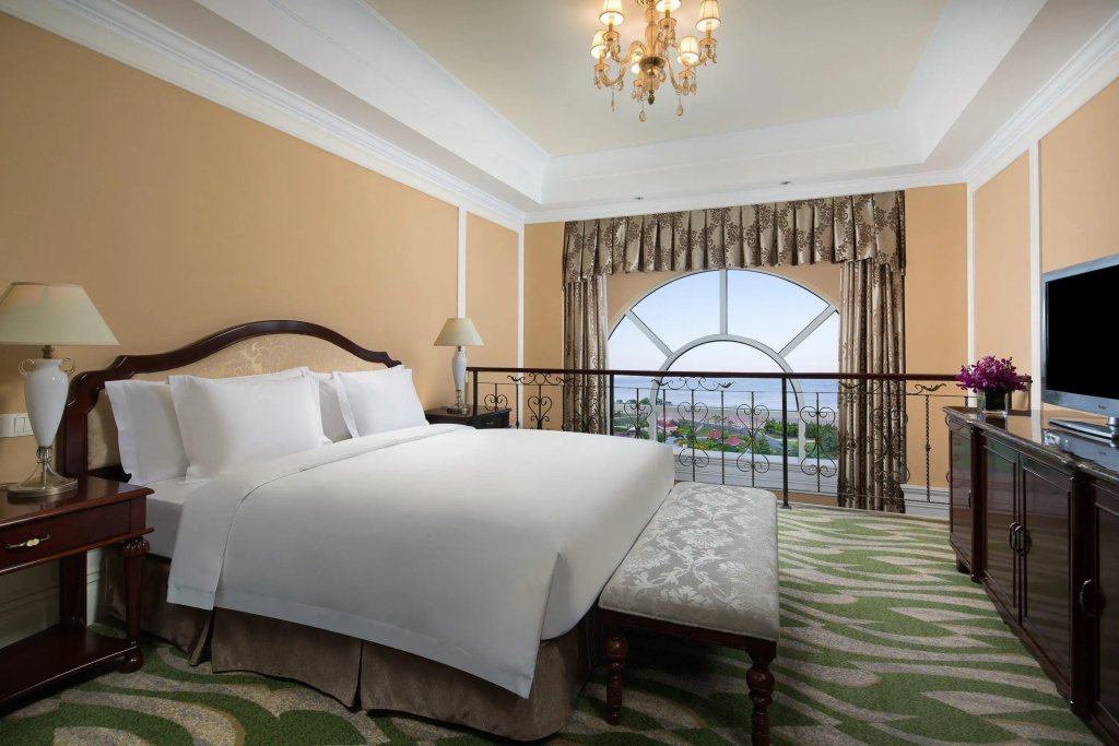Crowne Plaza Qingdao Ocean Spring Resort by IHG - 3