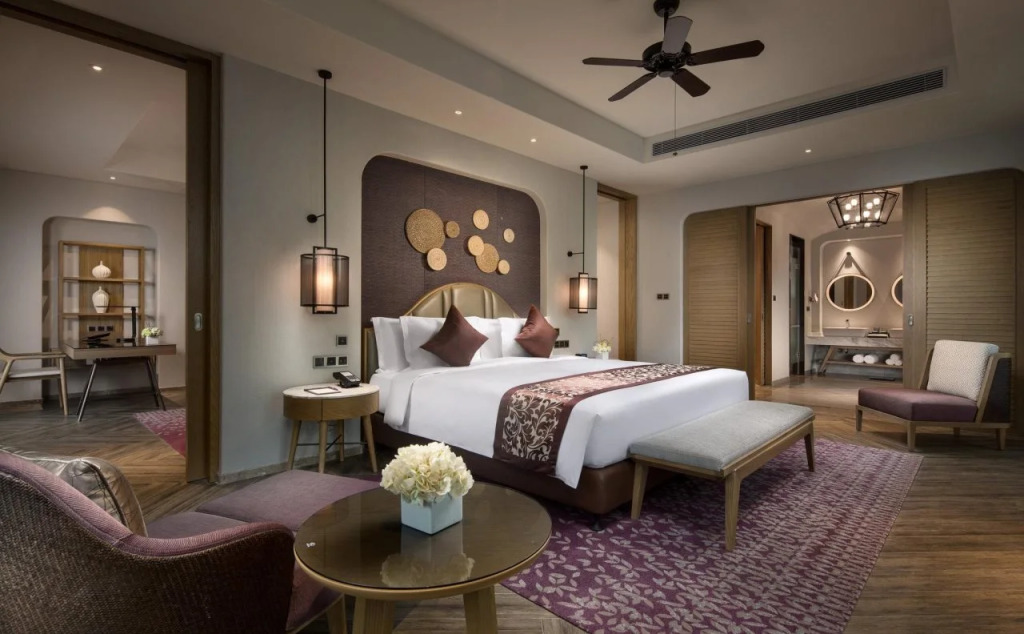 Crowne Plaza Qingdao Oriental Movie Metropolis by IHG - 4