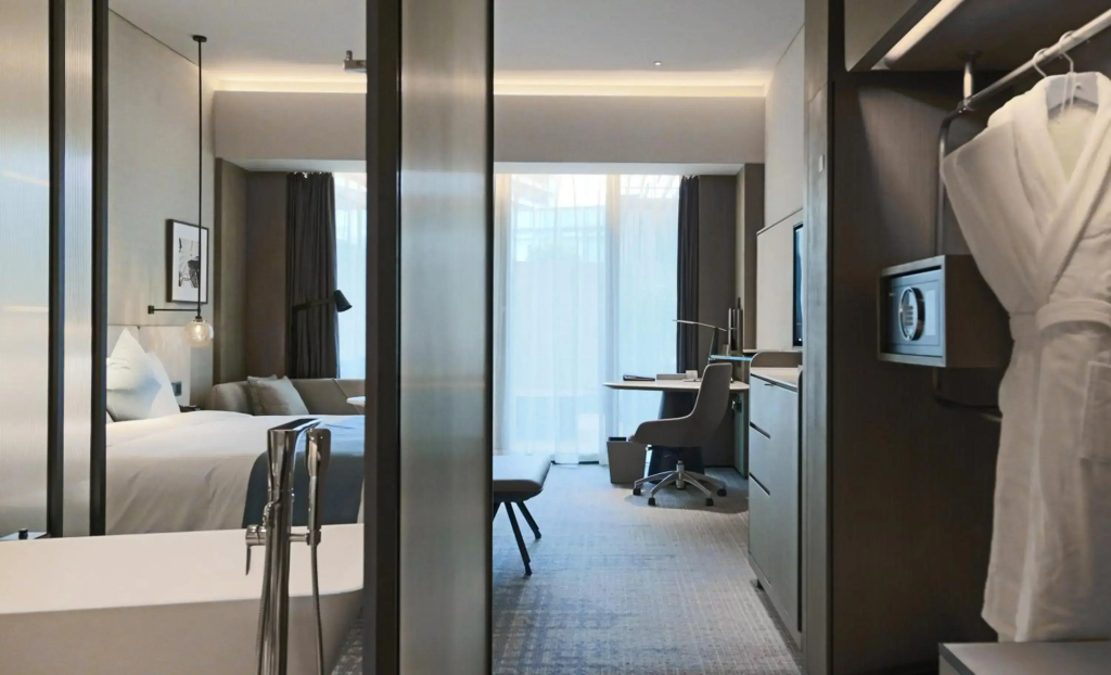Crowne Plaza Shenzhen World Exhibition and Convention Center by IHG - 5