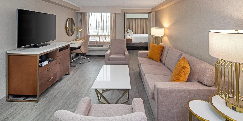 Crowne Plaza Toronto Airport by IHG - 3