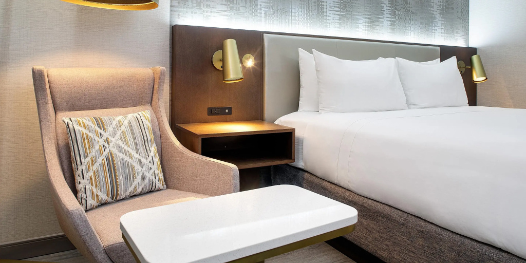 Crowne Plaza Toronto Airport by IHG - 5