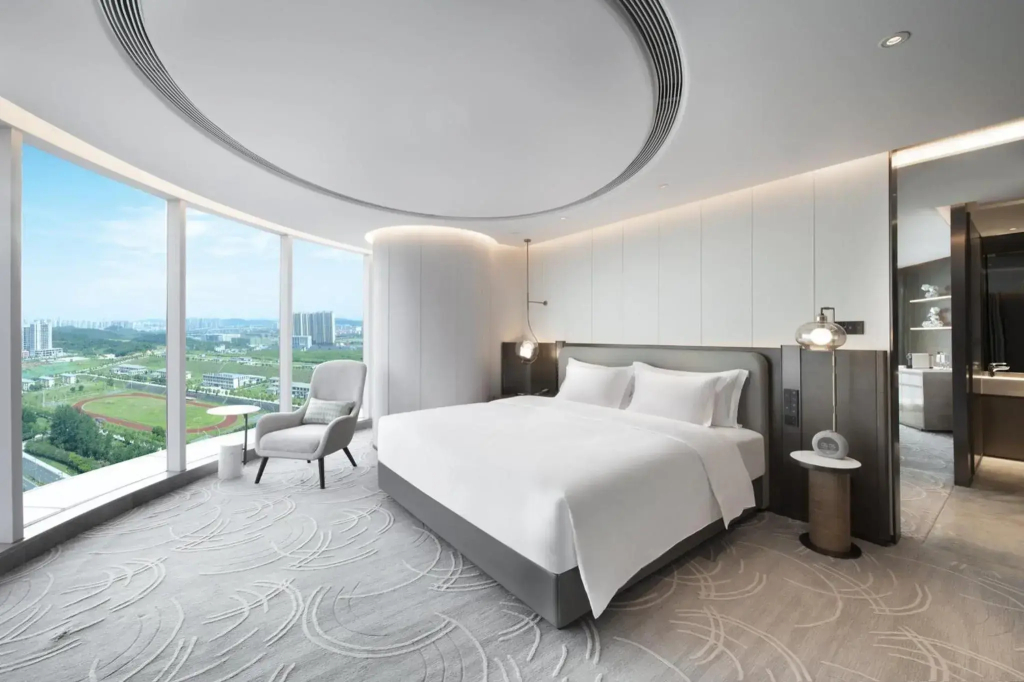 Crowne Plaza Wuhan Optics Valley by IHG - 2