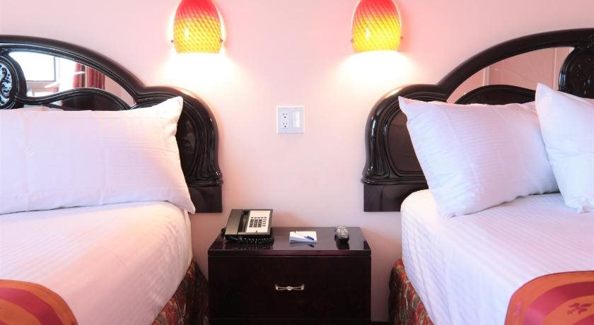 Crystal Star Inn Edmonton Airport - 4