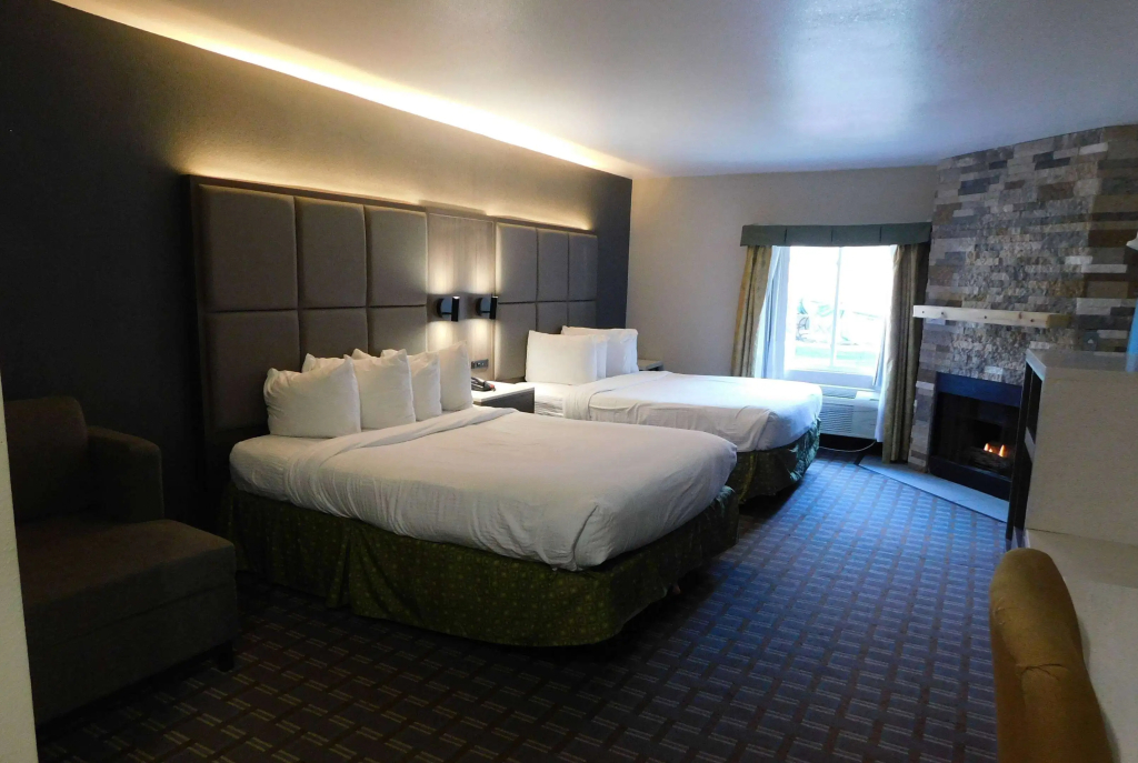 Days Inn & Suites by Wyndham Downtown Gatlinburg Parkway - 2