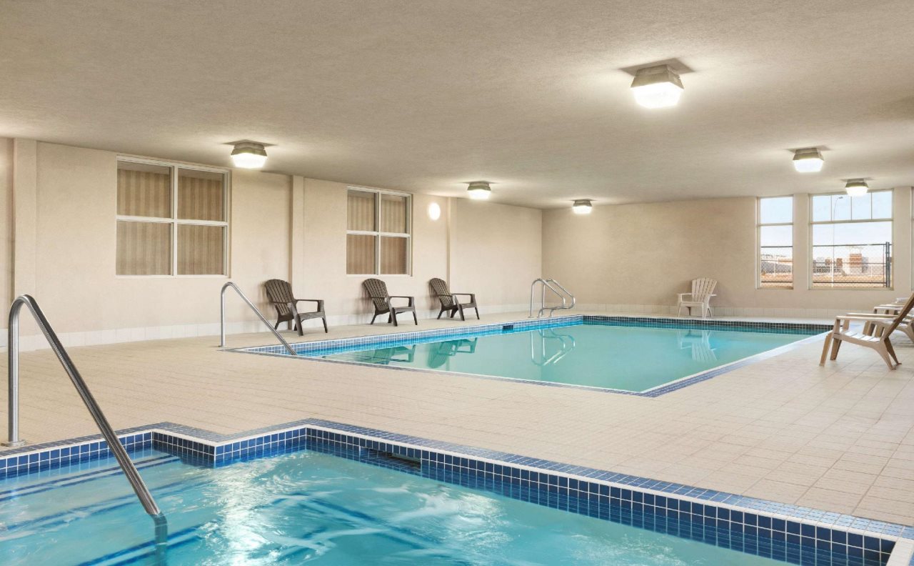 Days Inn & Suites by Wyndham Edmonton Airport - 5