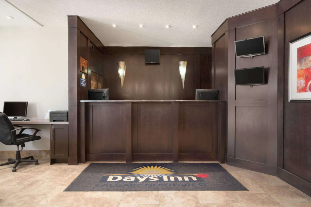 Days Inn by Wyndham Calgary Northwest - 2