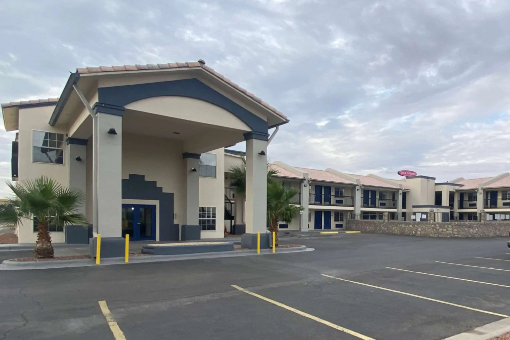 Days Inn by Wyndham El Paso West - 4