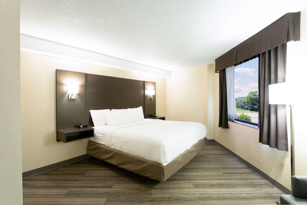Days Inn by Wyndham Fallsview - 2