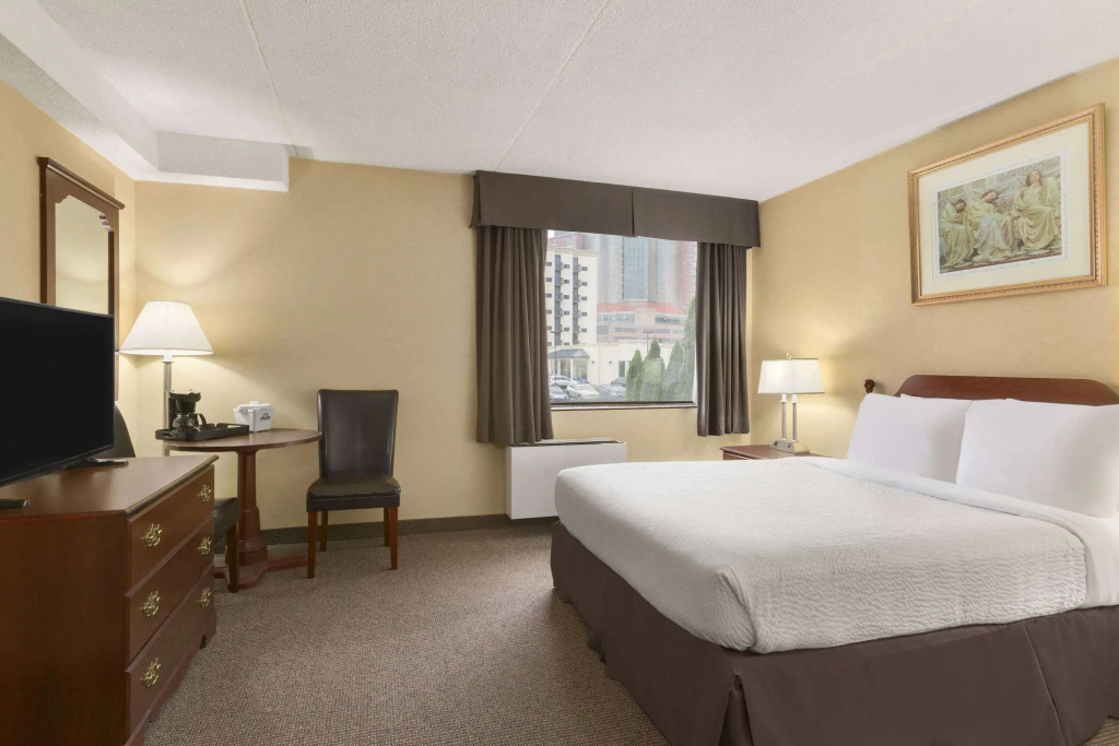 Days Inn by Wyndham Fallsview - 5
