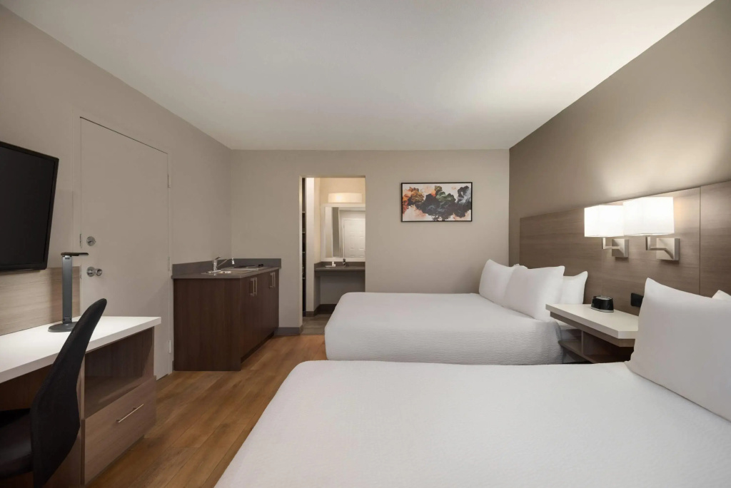 Days Inn by Wyndham Kelowna - 3