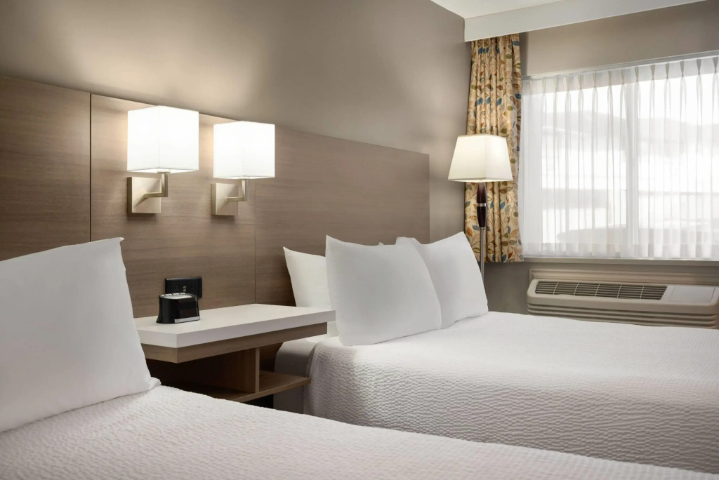 Days Inn by Wyndham Kelowna - 4