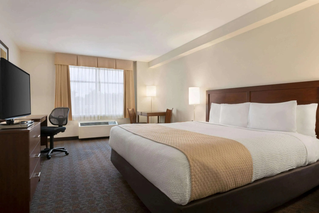Days Inn by Wyndham Ottawa Airport - 5