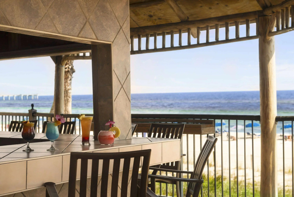 Days Inn by Wyndham Panama City Beach/Beachfront Resort - 5
