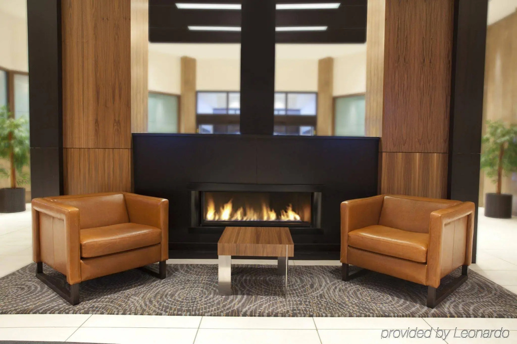 Delta Hotels by Marriott Edmonton South Conference Centre - 4