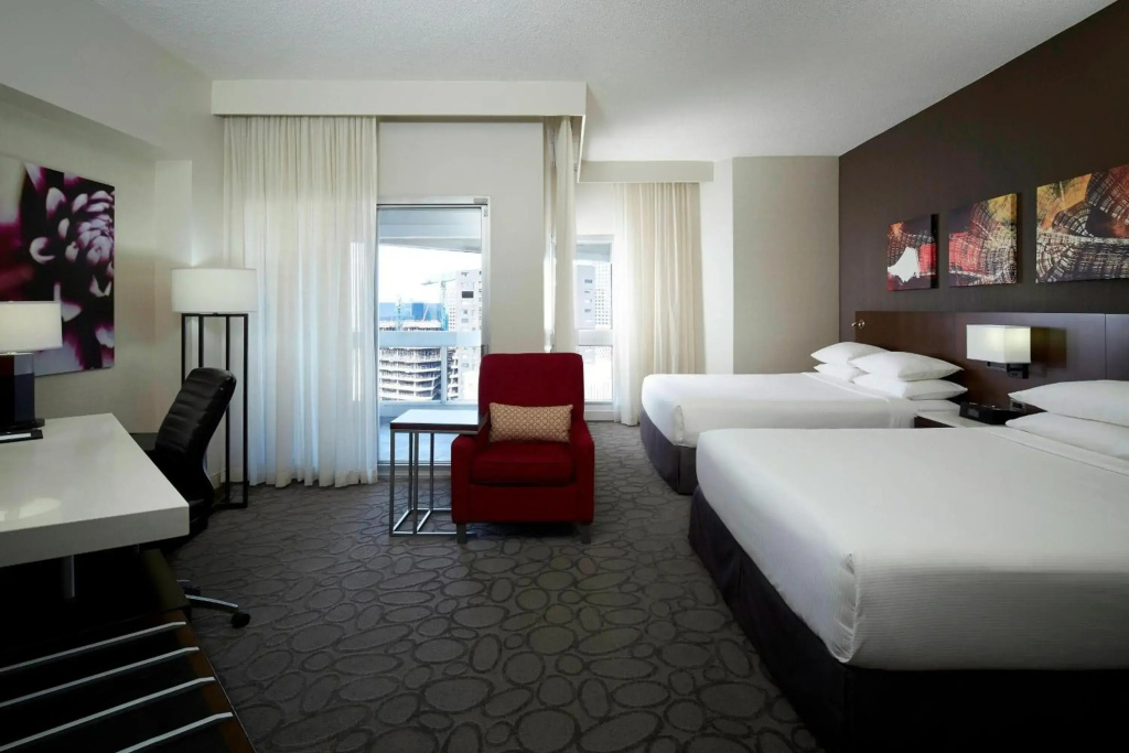 Delta Hotels by Marriott Montreal - 4