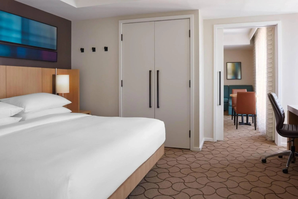 Delta Hotels by Marriott Toronto - 3