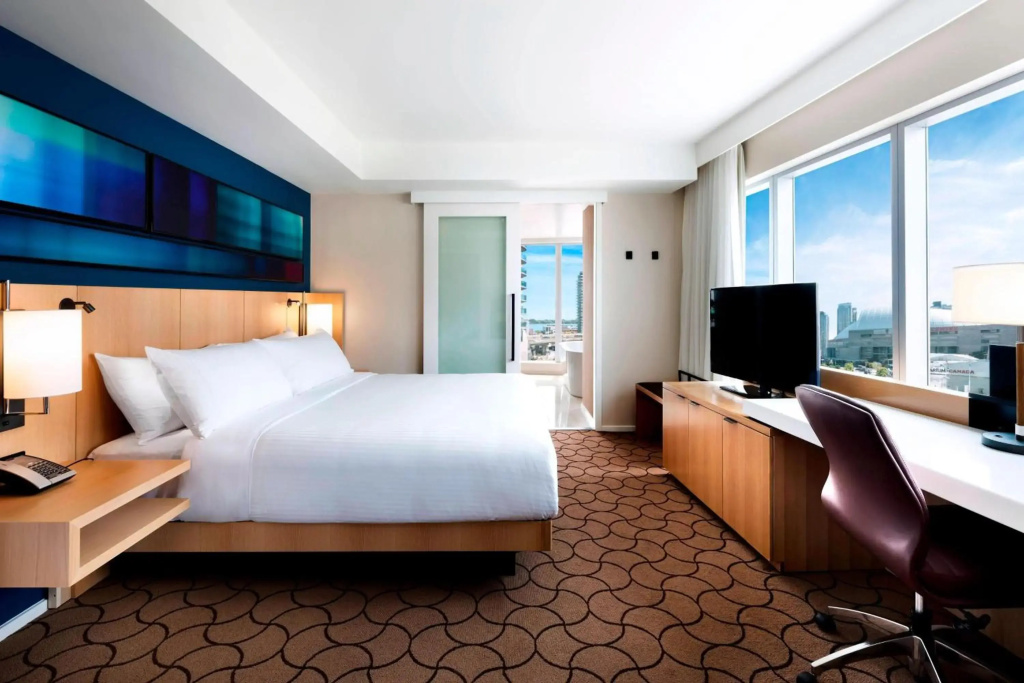 Delta Hotels by Marriott Toronto - 4