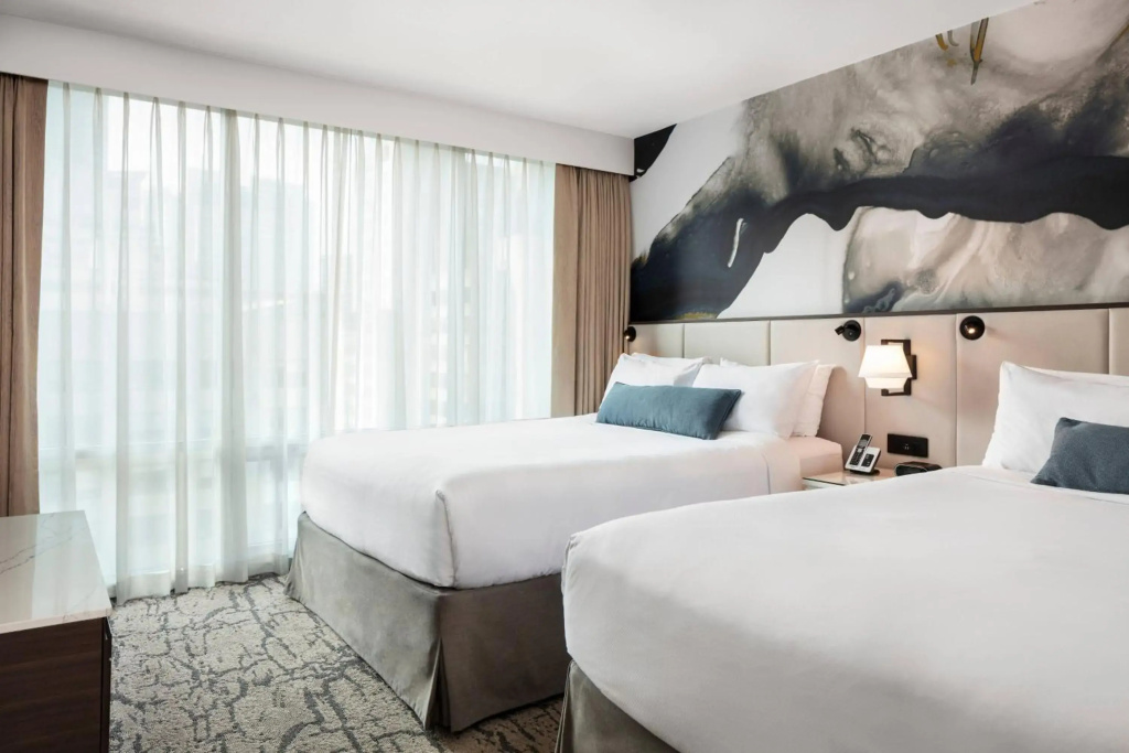 Delta Hotels by Marriott Vancouver Downtown Suites - 2