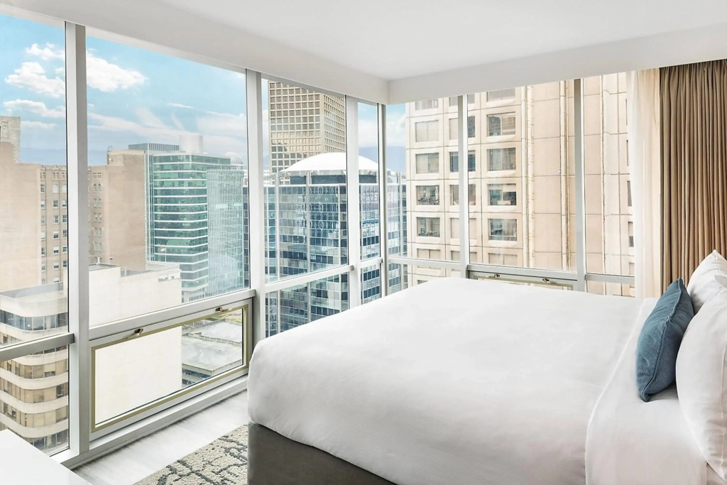 Delta Hotels by Marriott Vancouver Downtown Suites - 4