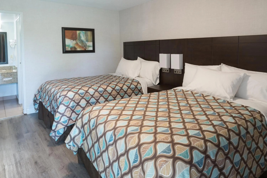 Deluxe Inn - 4