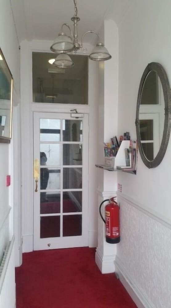 Diamonds Guest House - 2